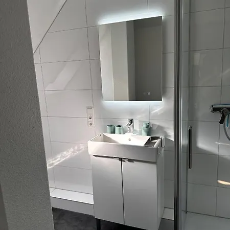 A&V Apartments Gemuetliche Rheinblick Wohnung Apt Daisy Duisburg Exterior foto