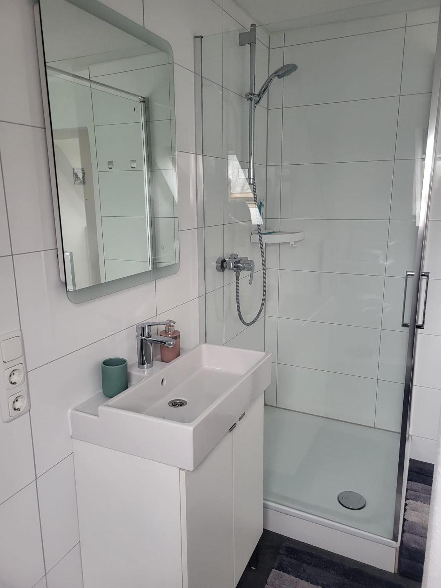 Apartment A&v Gemuetliche Rheinblick Daisy Duisburg